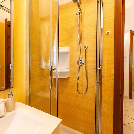 Yellow House, 130m To Southsardiniaholidays Ferienhaus Forte Village