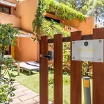 بيت للعطل Yellow House, 130m To Southsardiniaholidays *