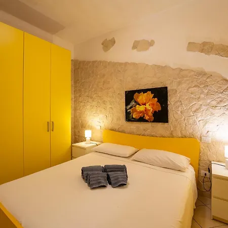 Yellow House, 130m To Southsardiniaholidays Holiday home