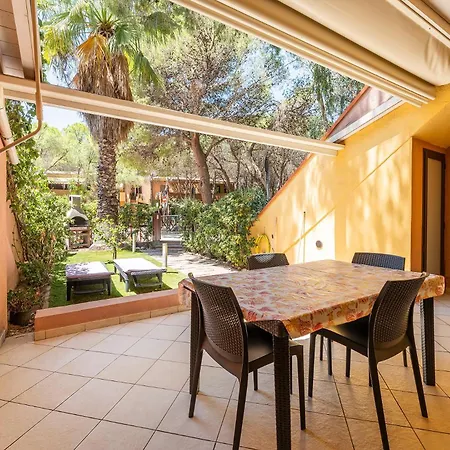 Holiday home Yellow House, 130m To Southsardiniaholidays *
